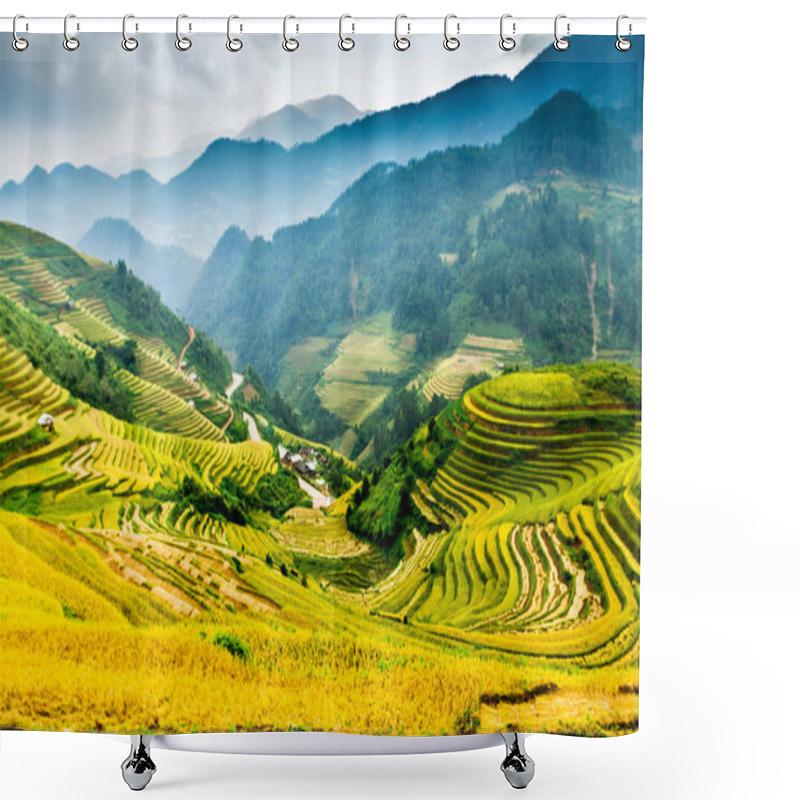 Personality  The golden valley! shower curtains