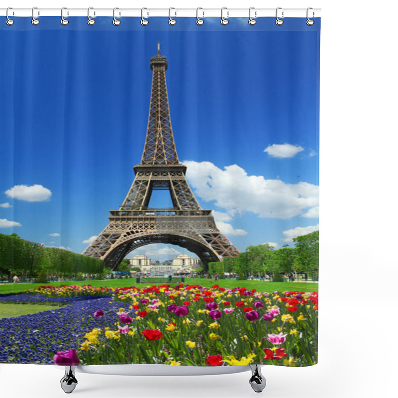 Personality  Tour Eiffel Shower Curtains