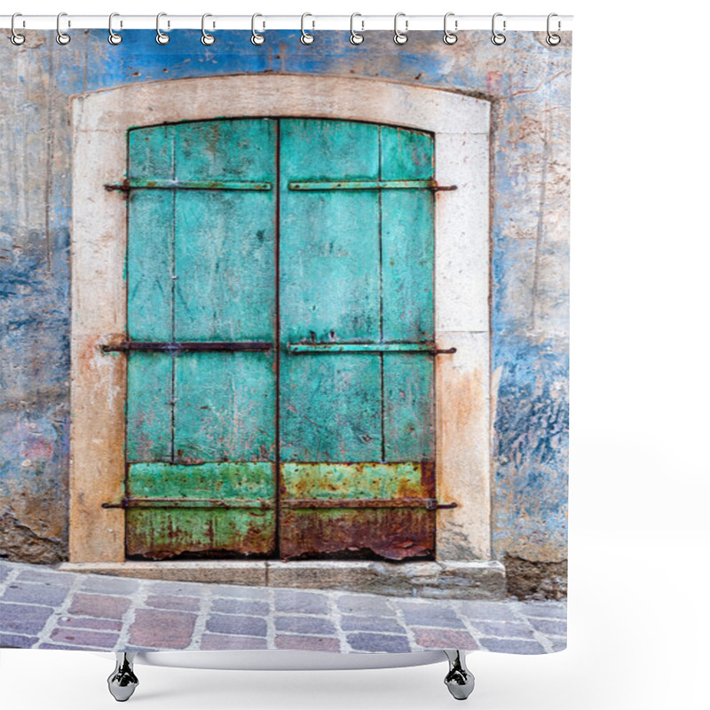 Personality  Turquoise Grunge Door Shower Curtains