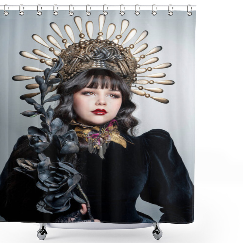 Personality  Portrait Of A Gorgeous Young Girl With Beautiful Makeup In An Elegant Headdress, Golden Crow Shower Curtains