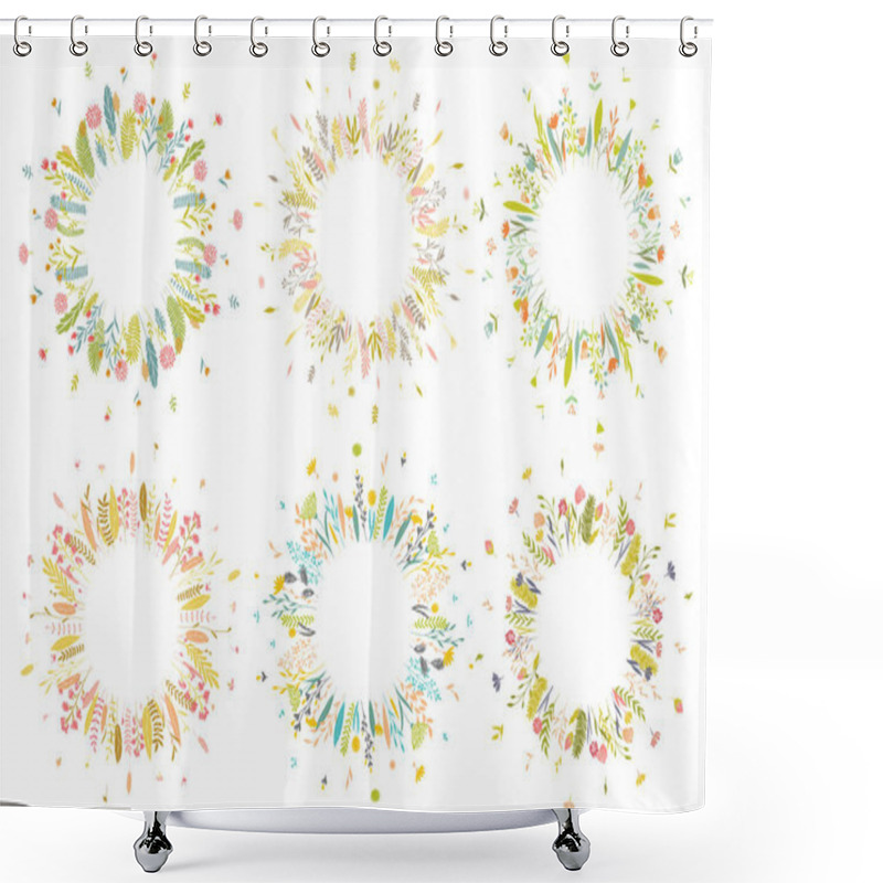 Personality  Floral Round Frames. Shower Curtains