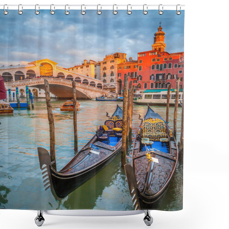 Personality  Canal Grande With Gondolas And Rialto Bridge At Sunset, Venice, Italy Shower Curtains