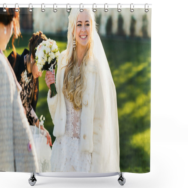 Personality  Cute Blonde Bride With Bouquet Shower Curtains