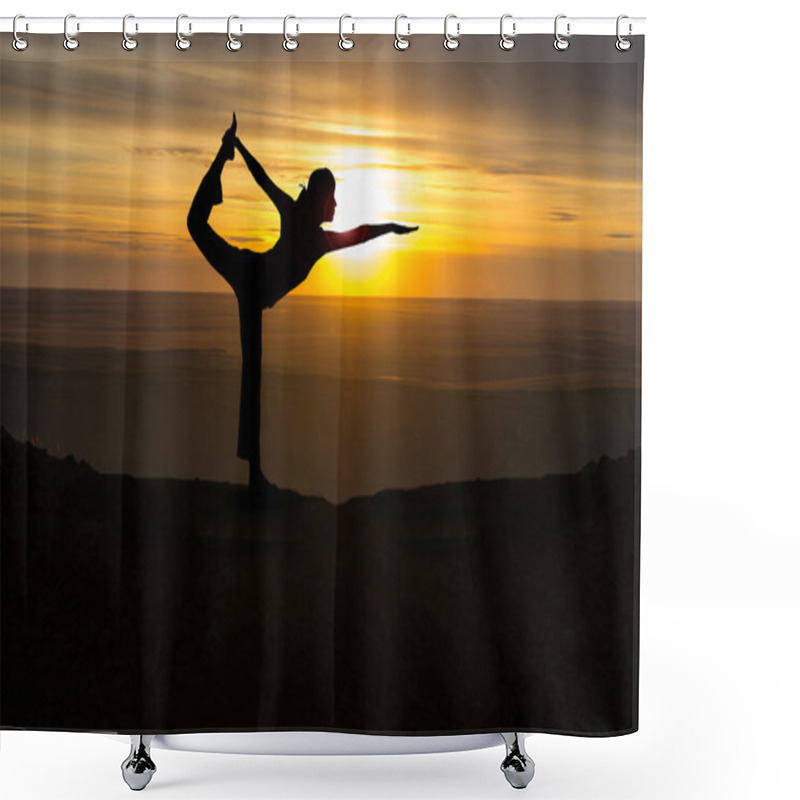 Personality  Outdoor Sunrise Yoga Girl Shower Curtains