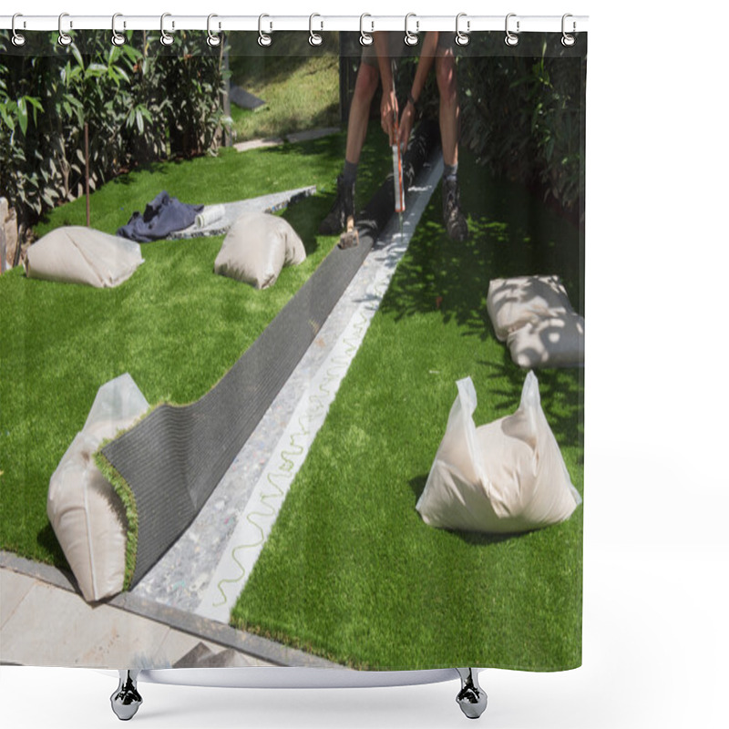 Personality  Professional Gardener Is Glueing Artificial Turf To Fit Shower Curtains