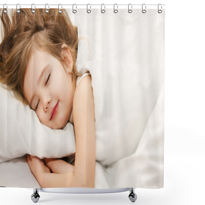 Personality  Little Girl Sleep In The Bed Close-up Shower Curtains