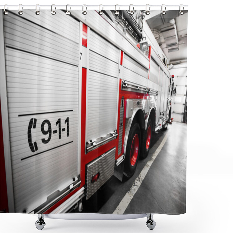 Personality  Red Firetruck Details Of The Right Side Shower Curtains