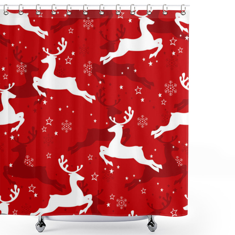 Personality  Christmas Seamless Pattern With Reindeer. Shower Curtains