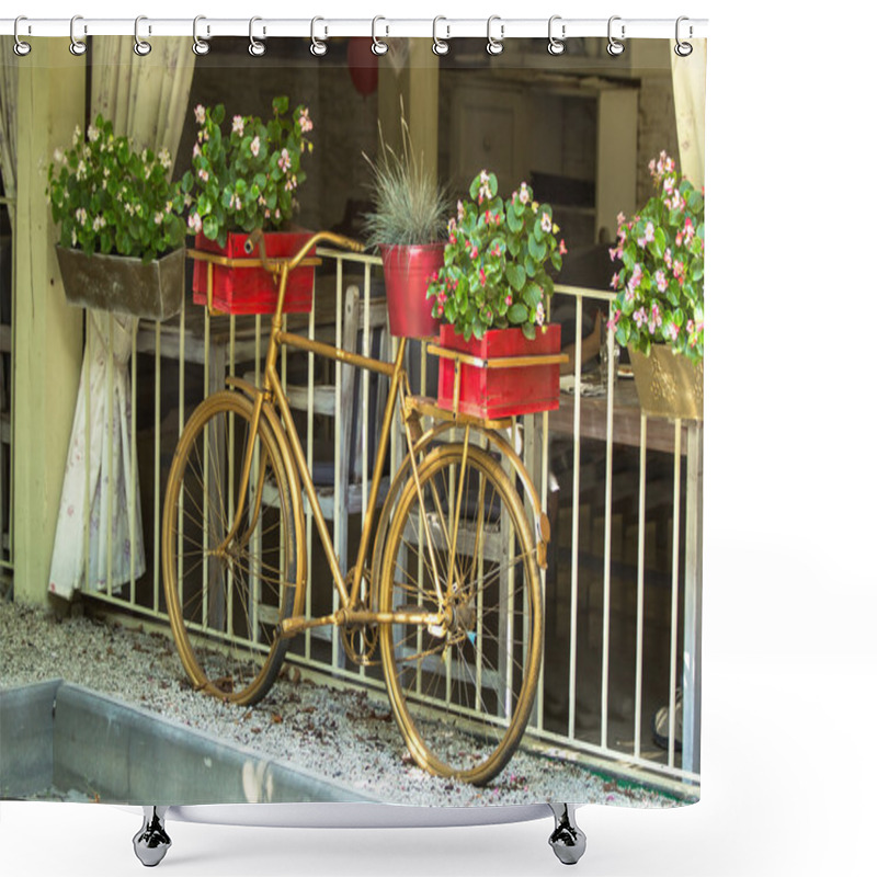 Personality  Old Bicycle Shower Curtains