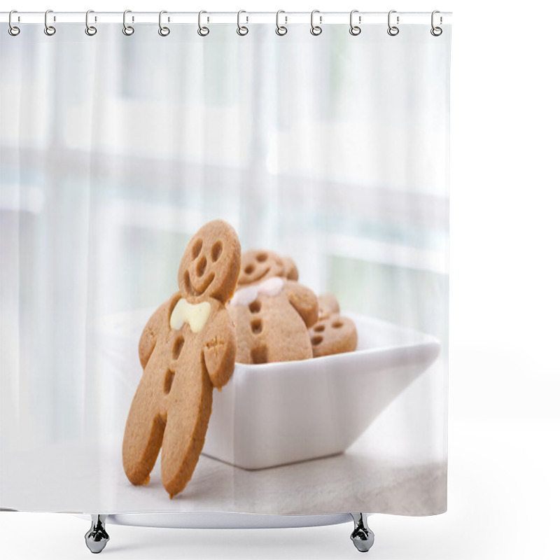 Personality  Freshly Baked Gingerbread Biscuits In White Plate Shower Curtains