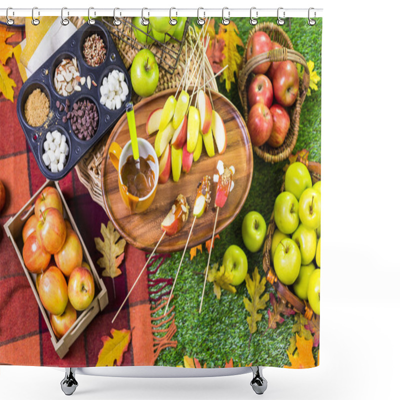 Personality  Fresh Caramel Apple Slices Shower Curtains