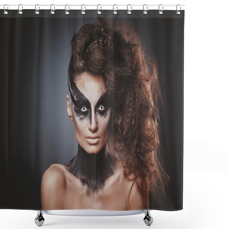 Personality  Fashion Crow Girl With White Eyes Shower Curtains