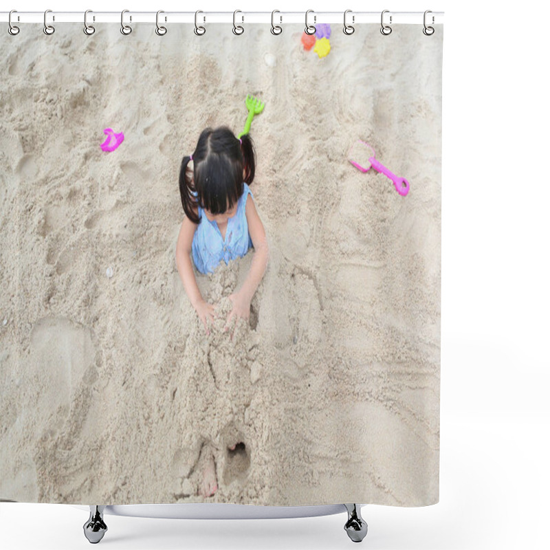 Personality  Cute Child Girl Playing Sand At The Beach Shower Curtains