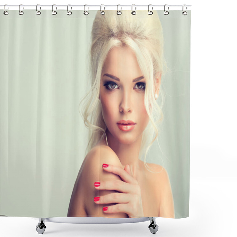 Personality  Beautiful Blonde Model Shower Curtains