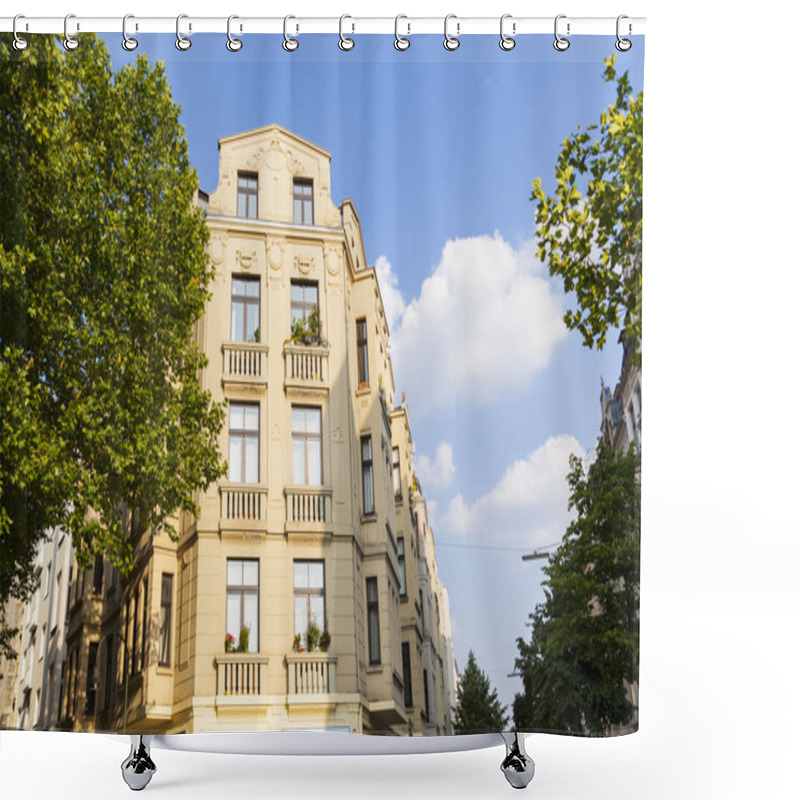 Personality  Luxury Buildings And Flats Shower Curtains