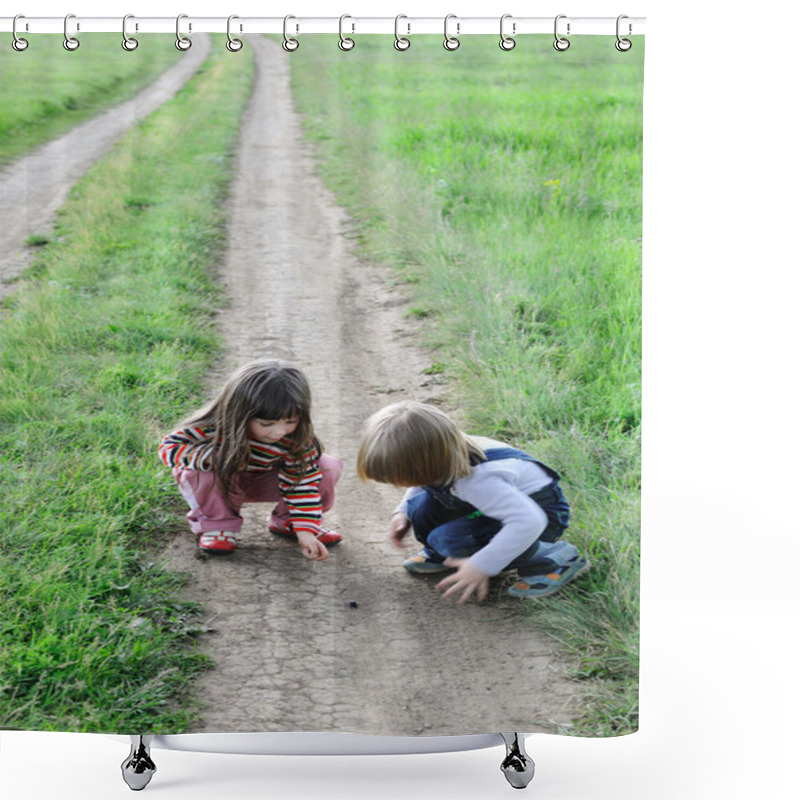 Personality  Children On Road Shower Curtains