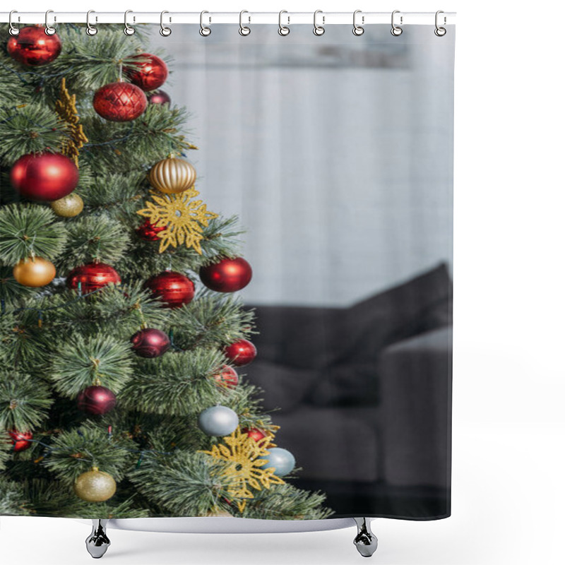 Personality   Christmas Tree With Red And Golden Baubles In Living Room Shower Curtains