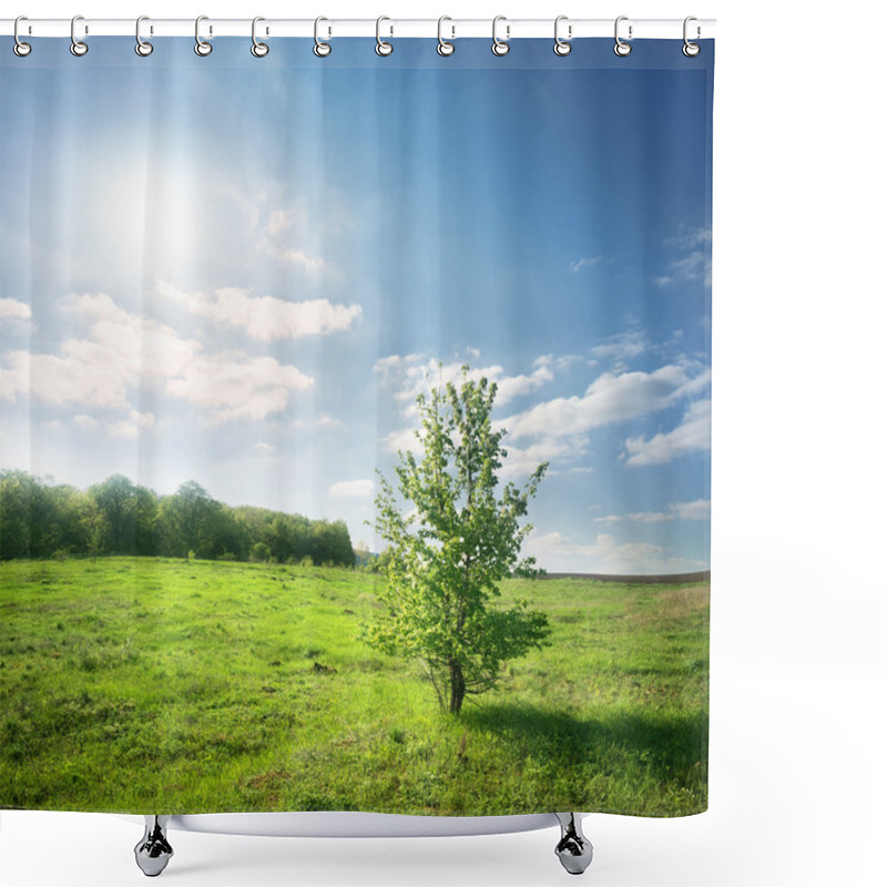 Personality  Blooming Green Tree Shower Curtains