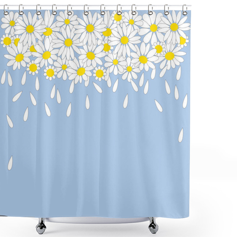 Personality  Lot Of White Daisies With Petals Shower Curtains