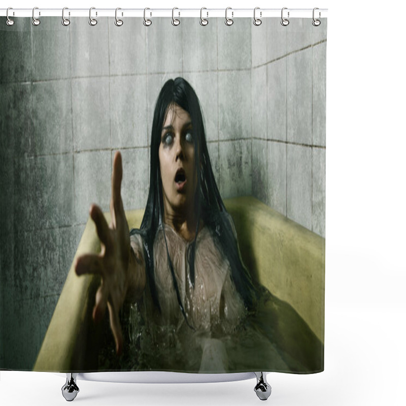 Personality  Scary Girl In Bath Shower Curtains