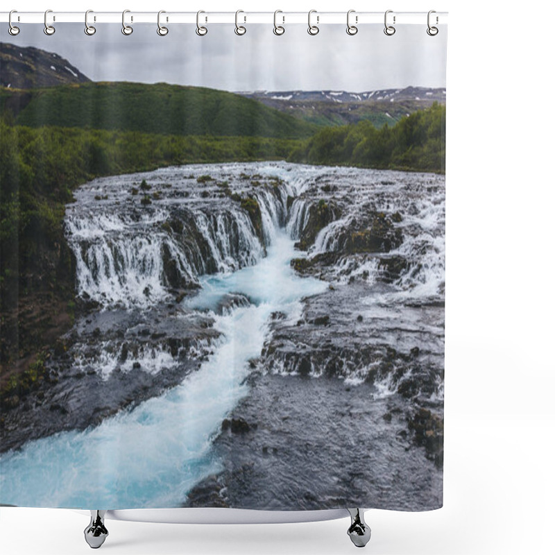 Personality  Bruara Shower Curtains