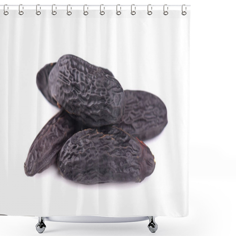 Personality  Tonka Beans Isolated On White Background. Bean Of Dipteryx Odorata, Cumaru Or Kumaru. Fresh Aroma Tonka Beans. Shower Curtains