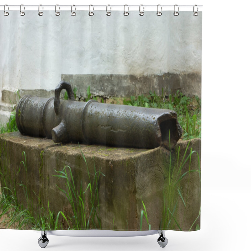 Personality  Ancient Cannon Barrel Shower Curtains