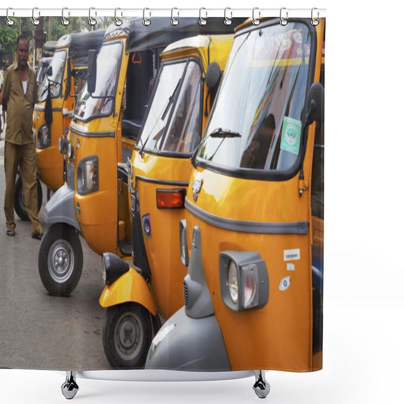 Personality  Auto Rickshaw Taxis Shower Curtains