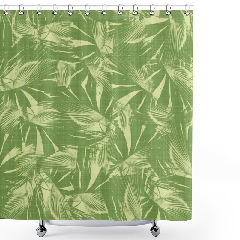 Personality  Bright Line Green Tropical Leaves Seamless Pattern Shower Curtains