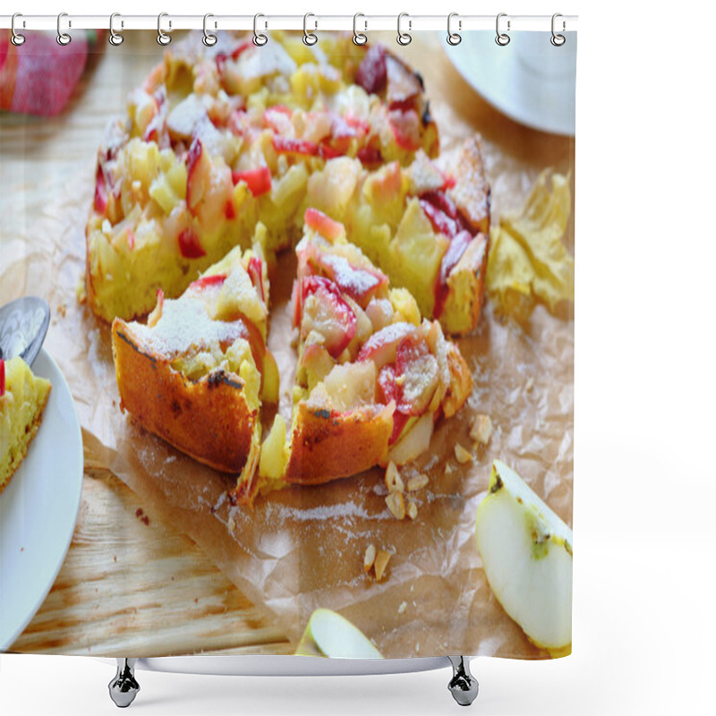 Personality  Fragrant Ruddy Apple Pie Shower Curtains