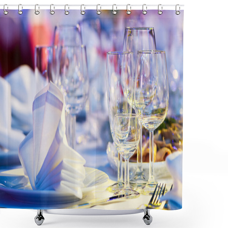 Personality  Close-up catering table set shower curtains