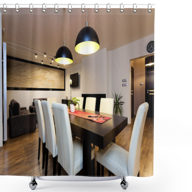 Personality  Urban Apartment - Climatic Interior Shower Curtains