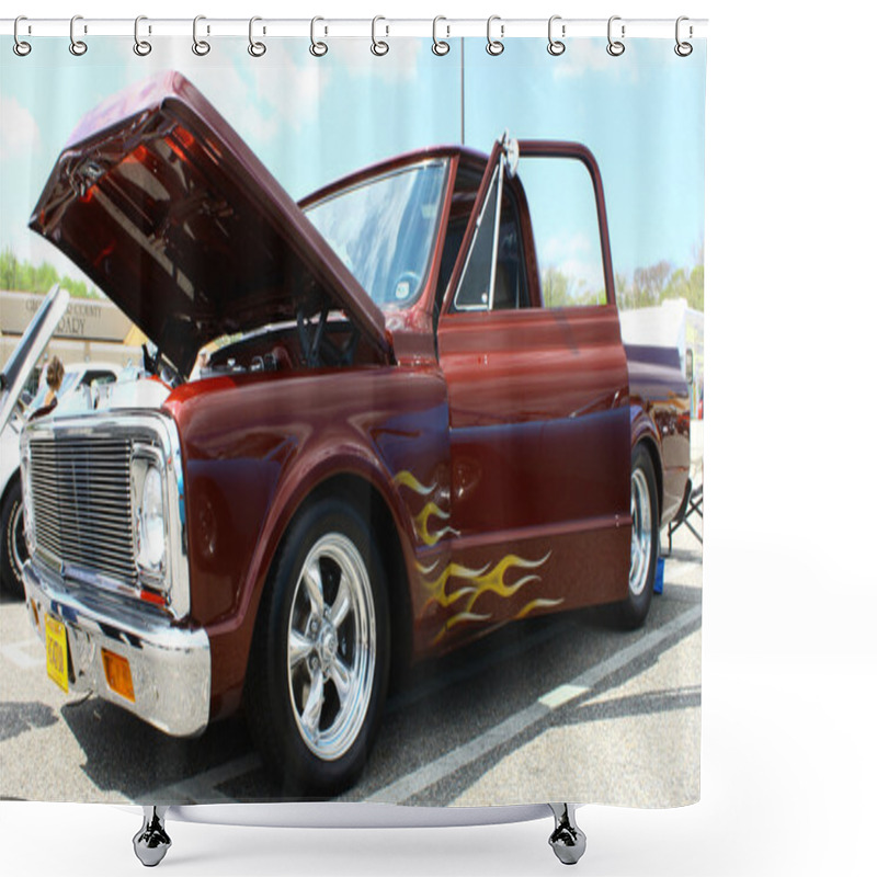 Personality  Chey Pickup Shower Curtains