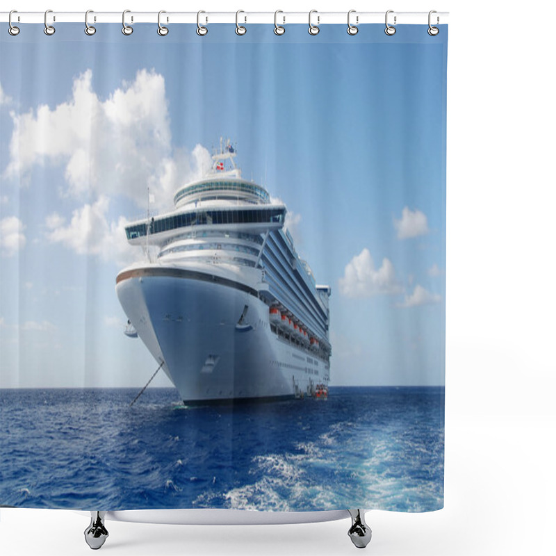 Personality  Modern Ocean Liner Shower Curtains