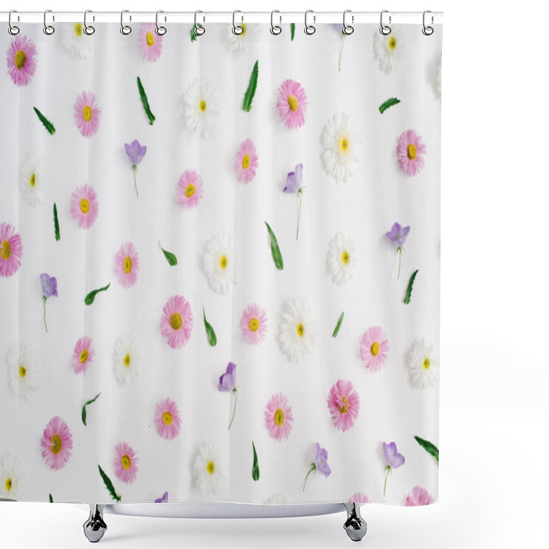 Personality  Floral Pattern Made Of White And Pink Chamomile Daisy Flowers Shower Curtains