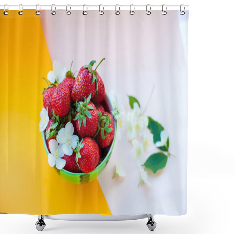 Personality  Fresh Strawberries In Bowl Shower Curtains