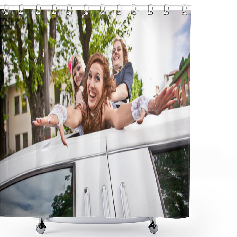 Personality  Girls Dragging Bride In Limousines Hatch Shower Curtains