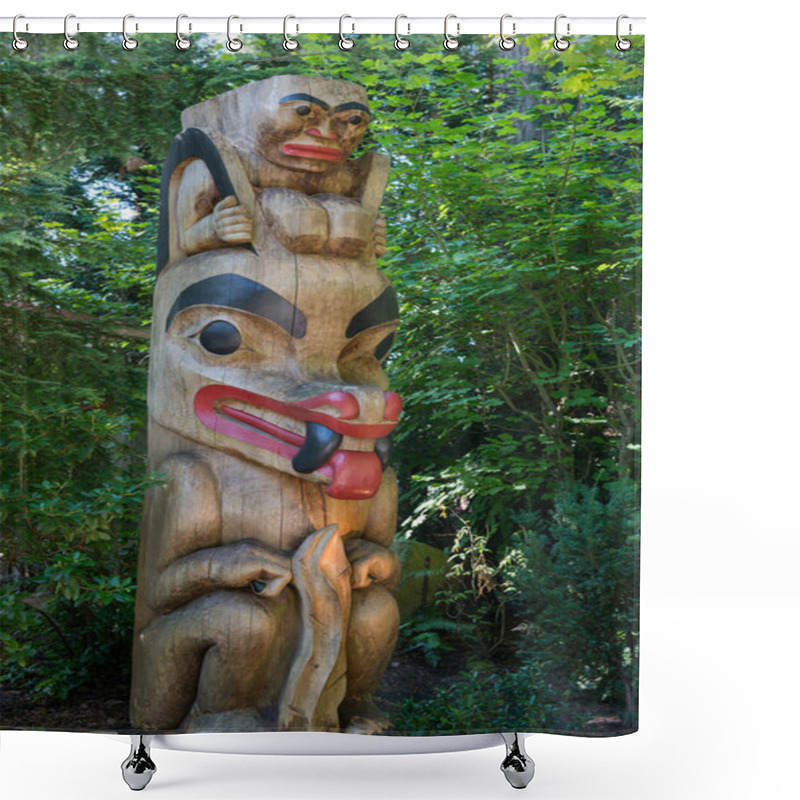 Personality  Totem Pole Shower Curtains