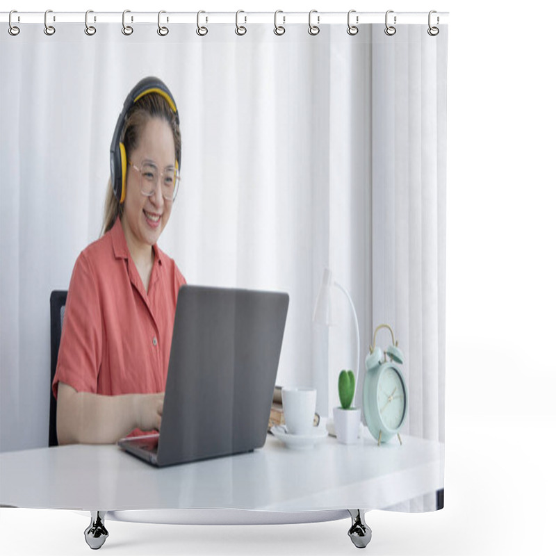 Personality  Young Asian Women Are Greeting Friends And Teachers Through Video Chats And Greeting Them With Cheerful Expressions, Online Communication , Stay Home, New Normal, Covid-19 Coronavirus, Social Distancing, Internet Learning. Shower Curtains