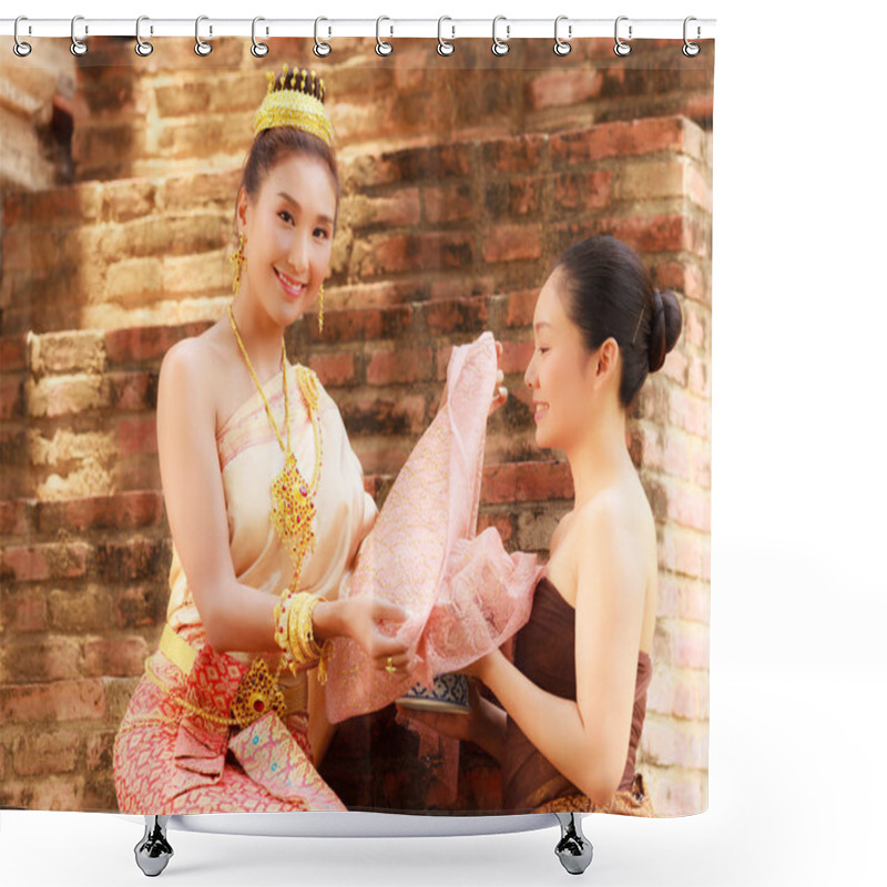 Personality  Asian Noble Beauty With Maid Dressed In Traditional Clothes Shopping In Old Retro Historical Period Theme Shower Curtains