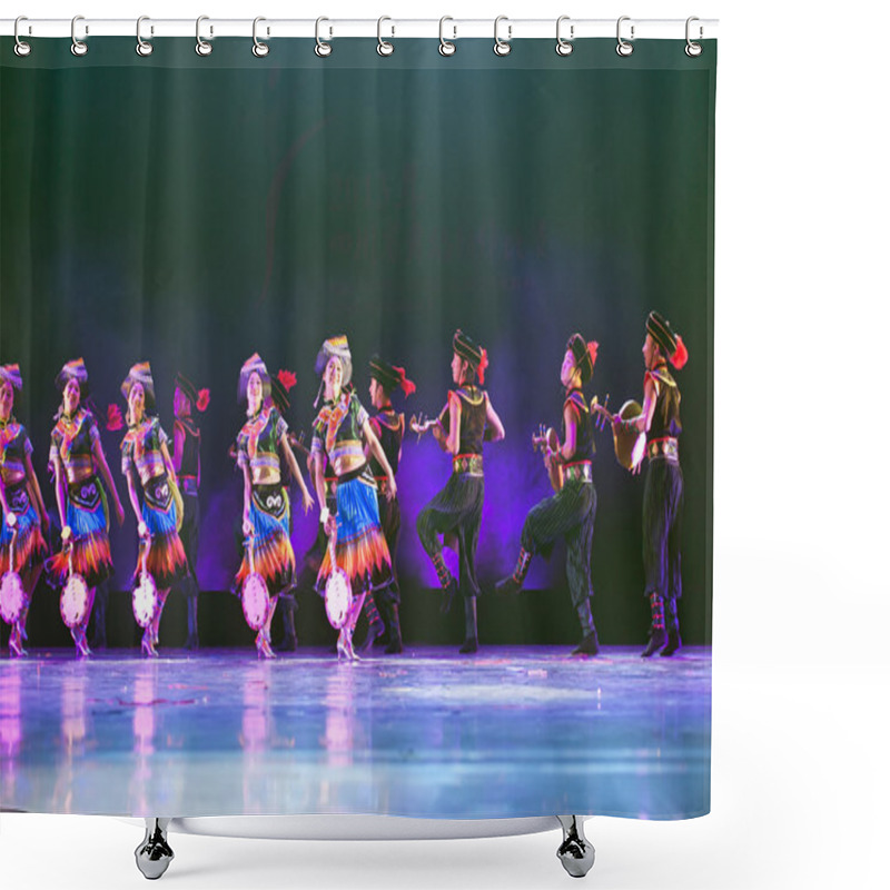 Personality  Chinese Yi National Dancers Shower Curtains