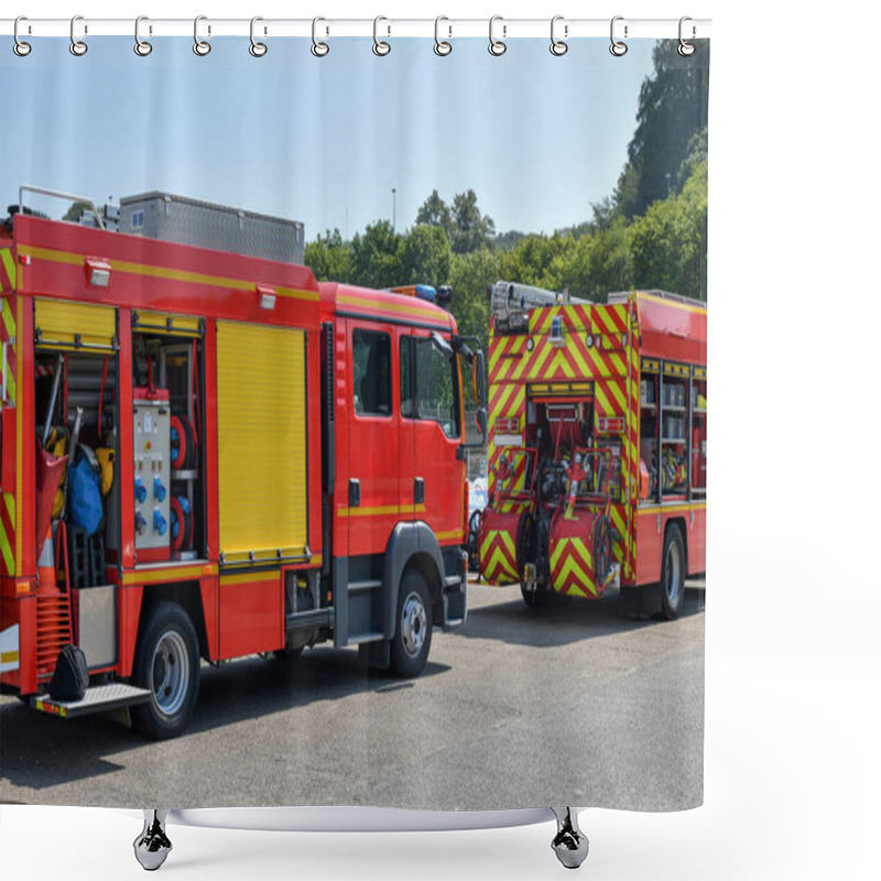 Personality  Big Red Fire Truck With Fire Equipment Shower Curtains