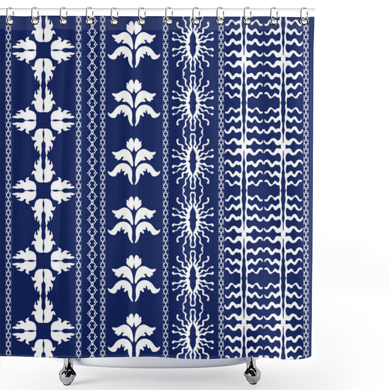 Personality  Art Deco Set. Floral Embroidery Borders. Damask Bohemian Motifs. Shower Curtains