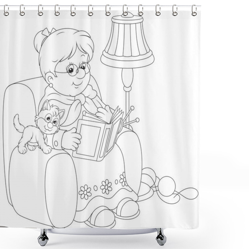 Personality  Granny Reading Shower Curtains