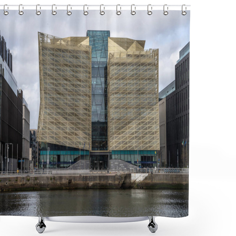 Personality  Dublin Docklands, Dublin 1 Ireland 29th March 2023. Central Bank Of Ireland Office Over The River Liffey View Of Building Glass Front Shower Curtains