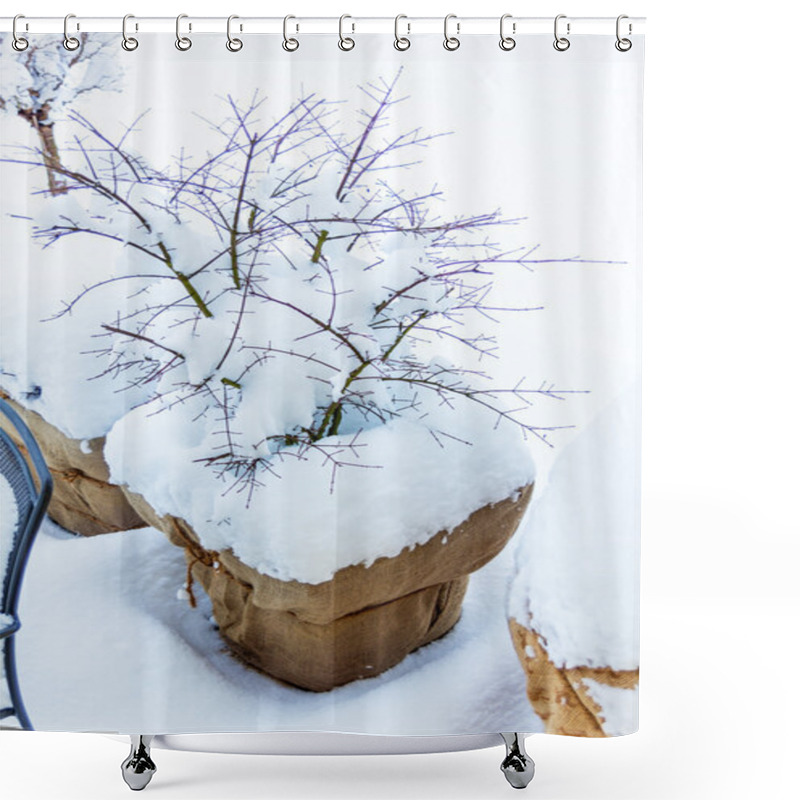 Personality  Snow Flower Pots Shower Curtains