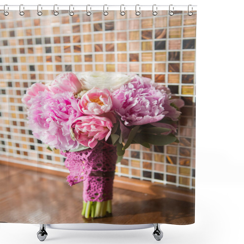 Personality  Bridal Bouquet Of Various Flowers Shower Curtains