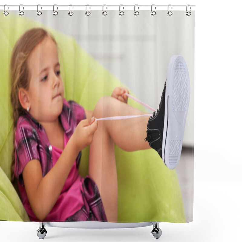 Personality  The Struggle - Cute Little Girl Ties Shoe Shower Curtains