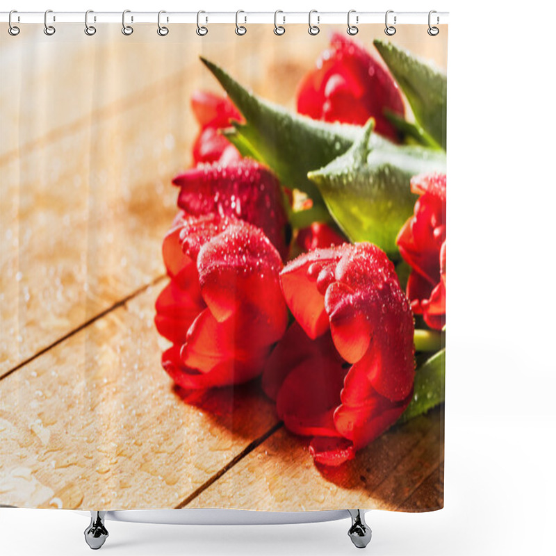 Personality  Fresh Red Tulip Flowers Bouquet On Wood Shower Curtains