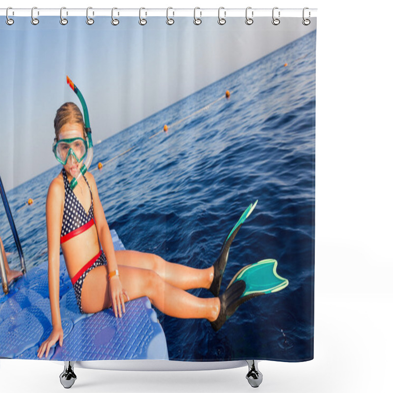 Personality  Cute Girl In Water Mask And Swim Fins Shower Curtains